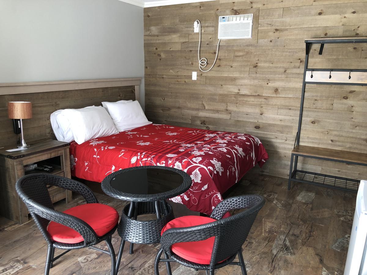Motel La Source Коатикук Экстерьер фото